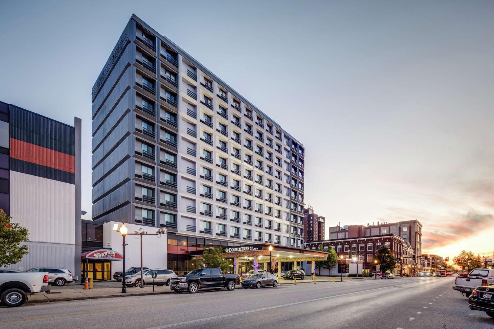 Doubletree By Hilton Huntington, Wv Hotel Exterior photo
